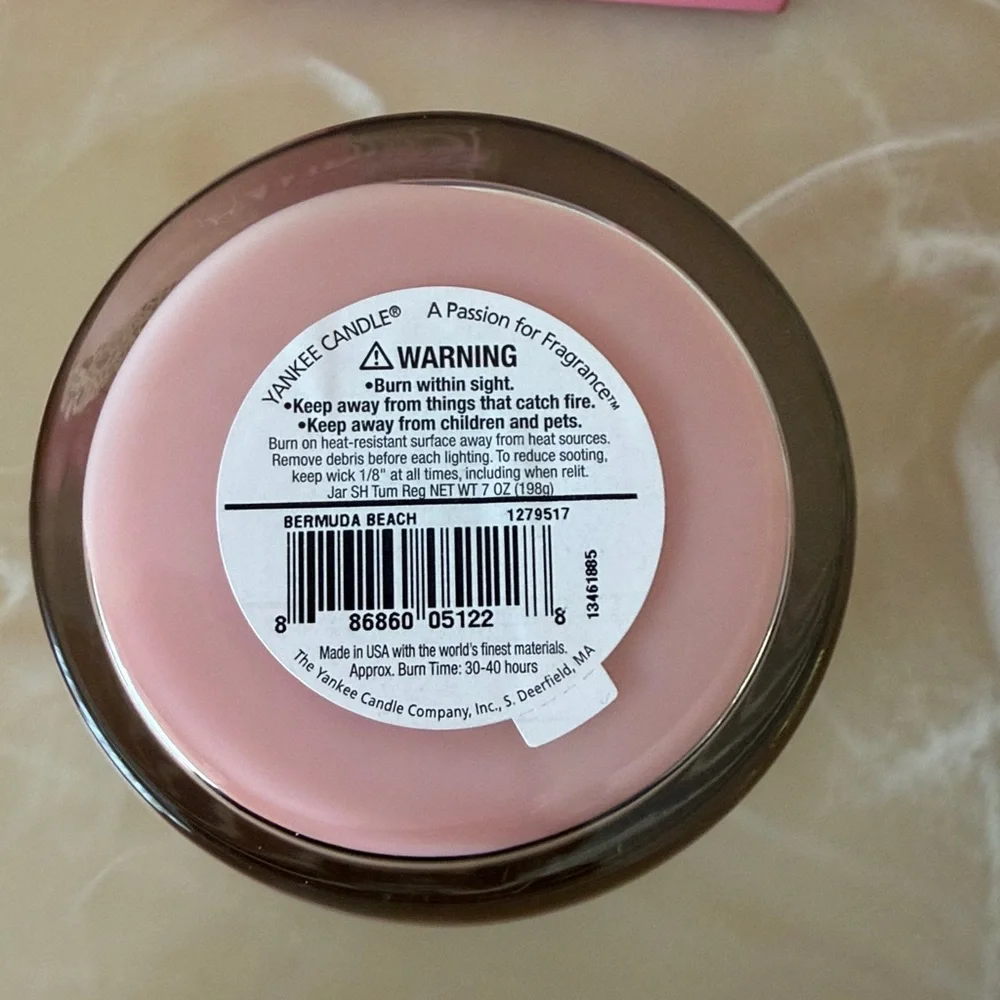 Yankee Candle Bermuda Beach Scented Candle Small Tumbler Pink Floral Gift Box